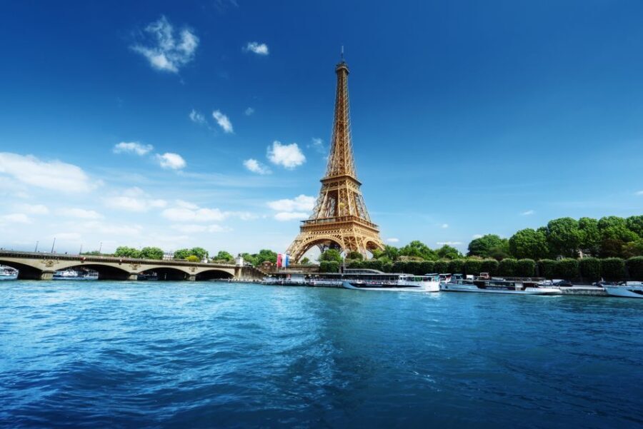 Paris: Romantic Cruise with 3-course Dinner on Seine River - Who Will Love This Cruise?