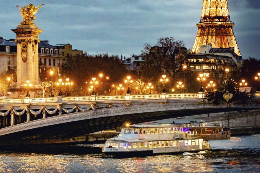 Paris: Seine Dinner Cruise from Eiffel Tower/Liberty Statue - The Meal: A Gourmet Experience