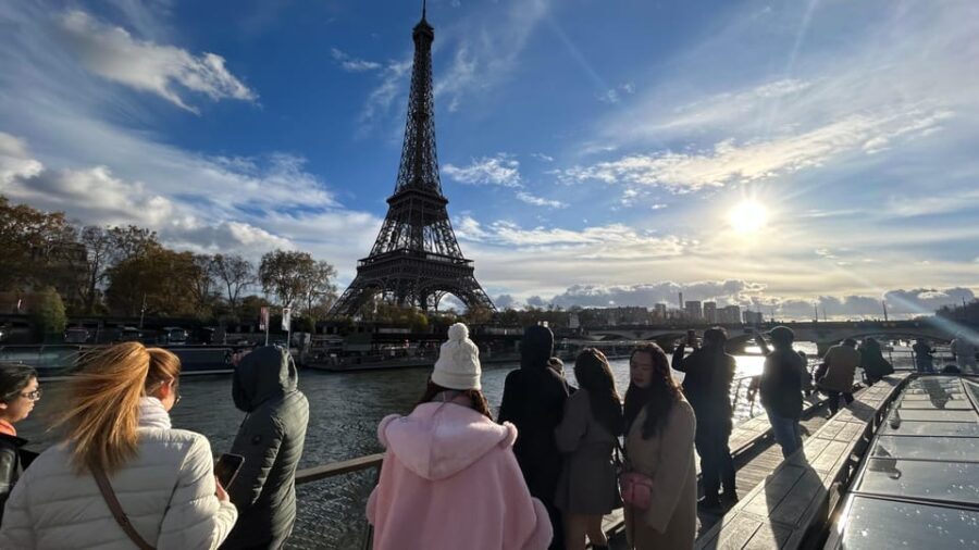 Paris: Seine River Cruise and 3-course Bistro Lunch - Insights from Travelers