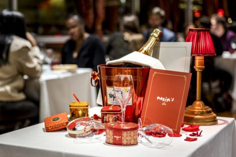 Paris: Seine River Cruise with 3-Course Dinner & Live Music - The Experience: What We Found Out from Reviews