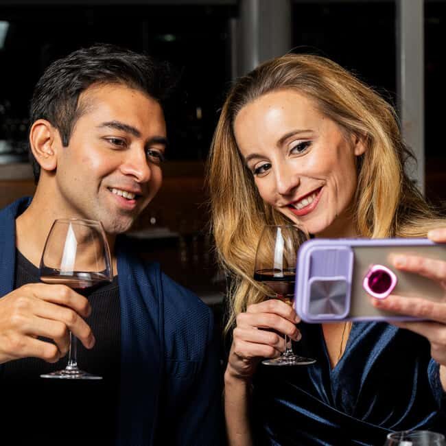 Paris: Seine River Dinner Cruise with Live Music - The Music and Atmosphere