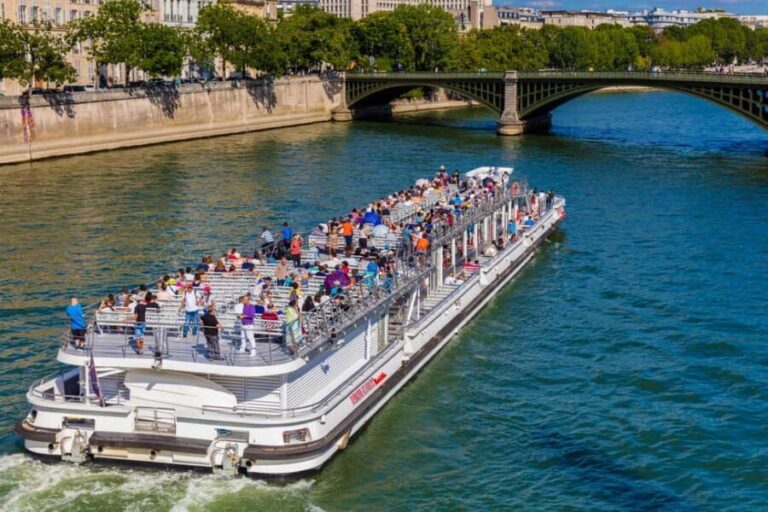 Paris: Seine River Sightseeing Cruise by Bateaux Mouches - What to Expect at Boarding and During the Cruise