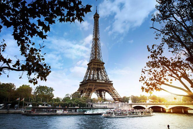 Paris Seine River Sightseeing Cruise with Commentary by Bateaux Parisiens - The Experience