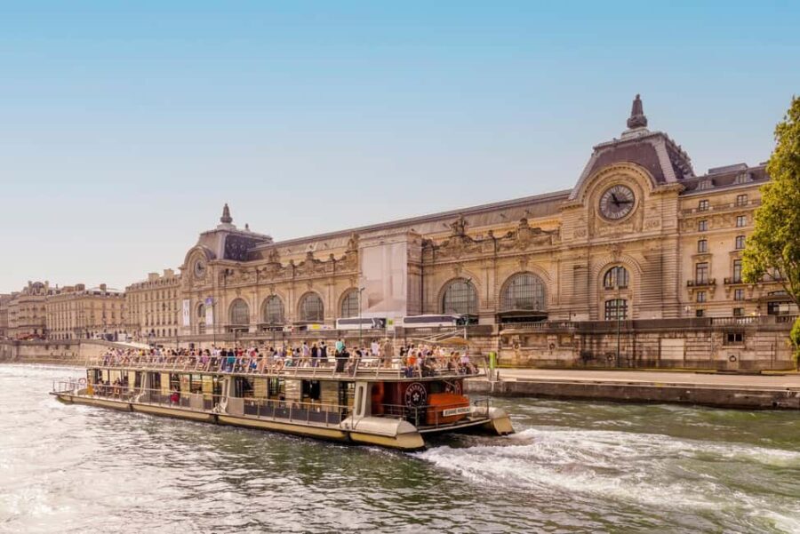 Paris: Sightseeing Cruise with 'Les Incollables' Quiz - Who Should Book This Tour?