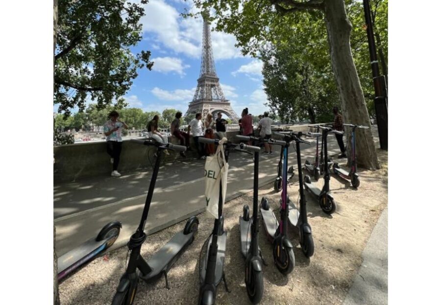Paris: Small-Group E-Scooter Tour with a Local Guide - What It’s Like on the Tour