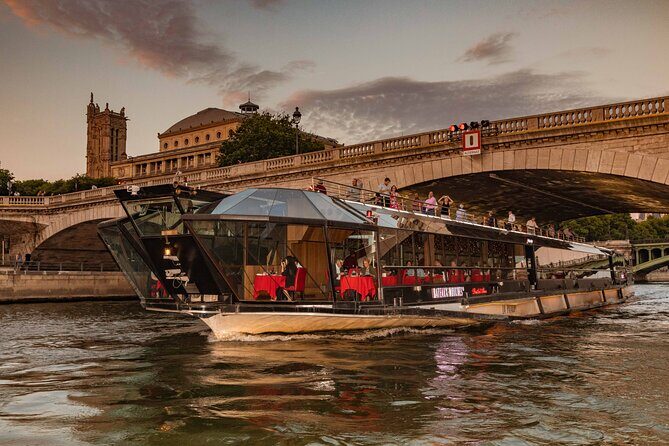 Paris Valentine's Day Dinner Cruise by Bateaux-Mouches - The Sum Up