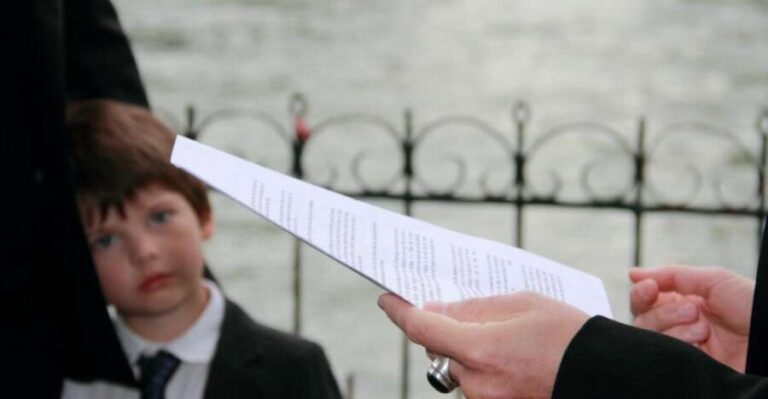 Paris: Wedding Vows Renewal Personal Photo or Video Shoot - Meeting Point and Location Flexibility