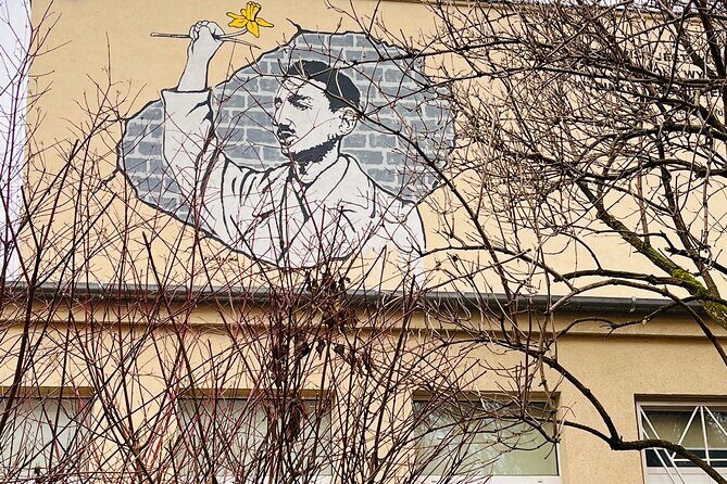 Past Meets Present in Warsaw's Jewish Ghetto - Who Would Benefit Most from This Experience?