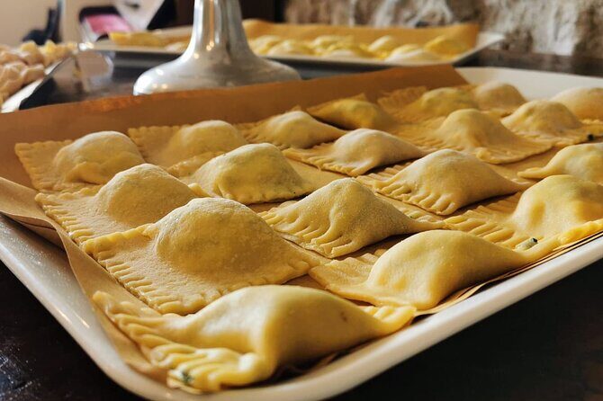 Pasta Masterclass and Wine Tour in the Minardi Vineyard - Exploring the Vineyard and Farmhouse