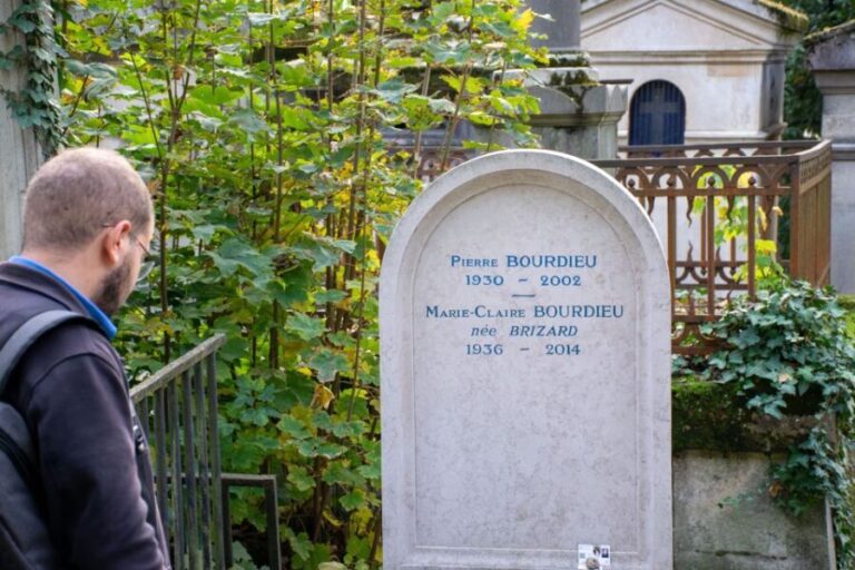 Père Lachaise Cemetery: A Stroll Through Immortal History - Who Is This Tour Best Suited For?