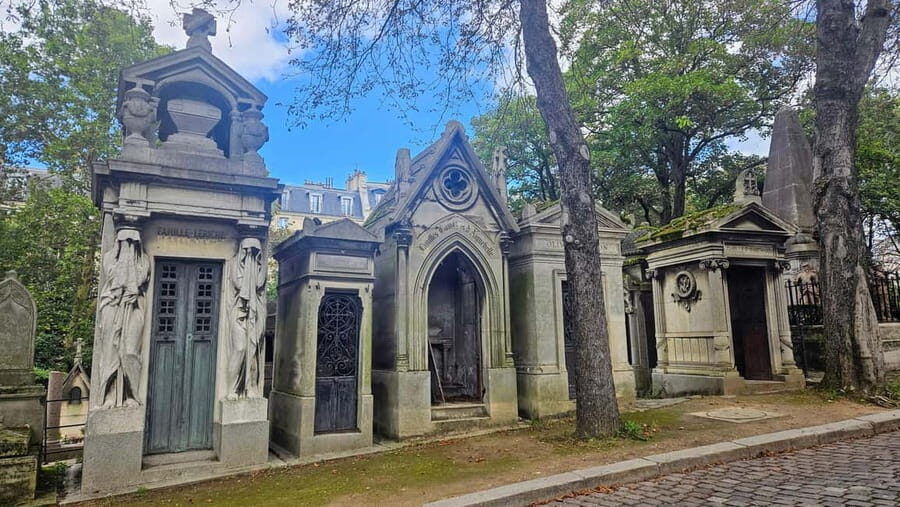 Père Lachaise Cemetery Tour, Tales from the Graves & Crepes - The Stories Behind the Graves