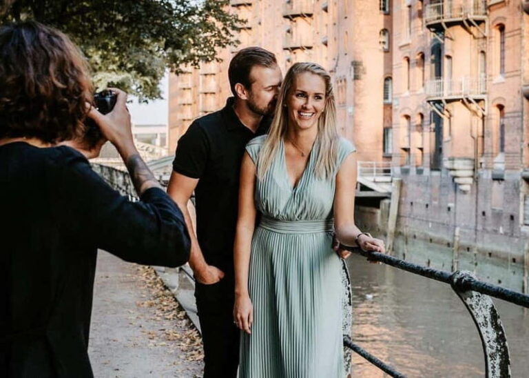 Photo shoot tour in Hamburg with professional photographer Stefanie - Dive Into the Experience
