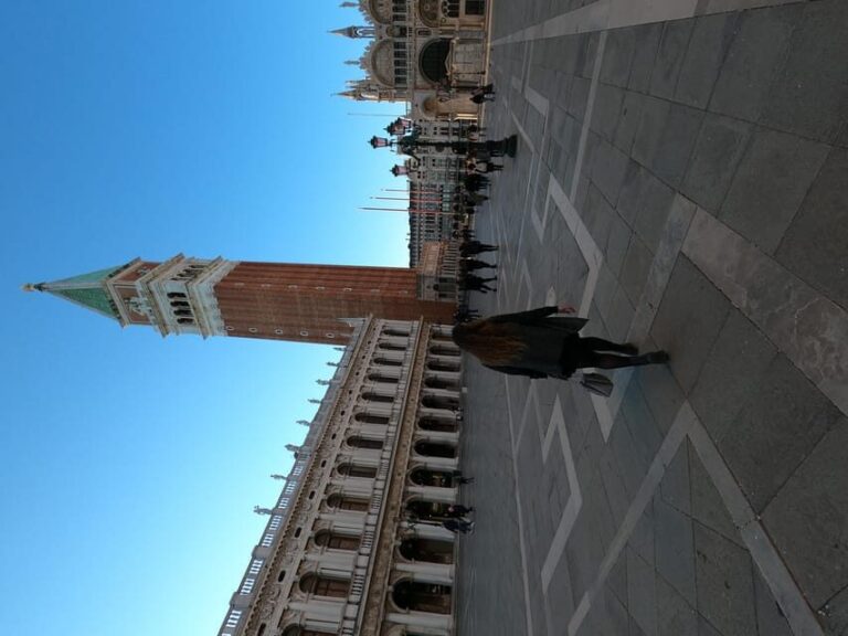 Photo with a professional photographer in Venice - What to Expect During Your Photoshoot in Venice