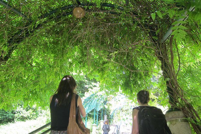 Photograph with a pro Paris off the beaten path! - Who Will Love This Tour?