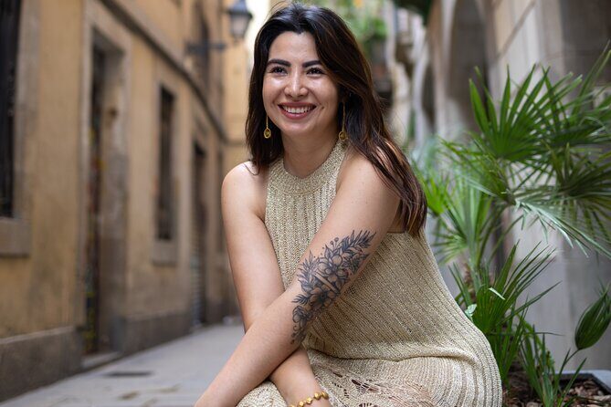 Photography tour in Barcelona with a professional photographer - Pricing and Value Considerations