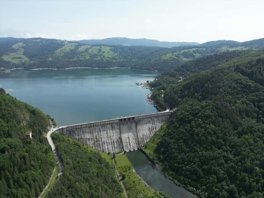Piatra Neam: Neam County Lakes Sighthseeing Guided Tour - How the day is structured