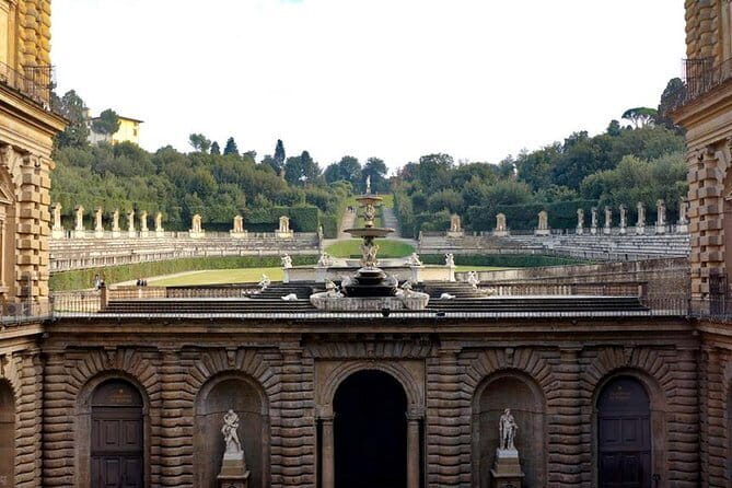 Pitti Palace - Private Tour At Galleria Palatina Incl. Tkts To Boboli Gardens - What You Can Expect from the Guided Tour