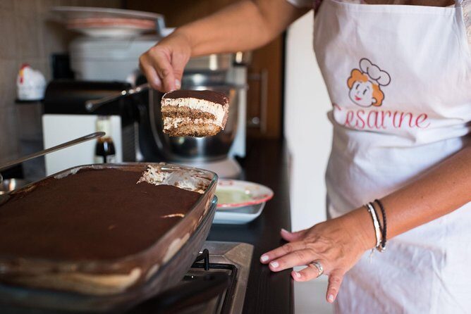 Pizza & Tiramisu Class at Local's home with tasting in Rome - The Practical Details