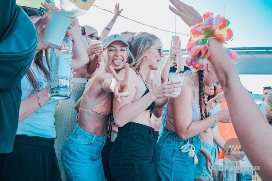 Playa de Palma: Boat Party with DJ, Buffet and Entertainment - The Itinerary Breakdown: Making the Most of Your 3 Hours