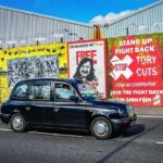 Political Taxi Tour Belfast (1-7 People) - Who Should Consider This Tour?