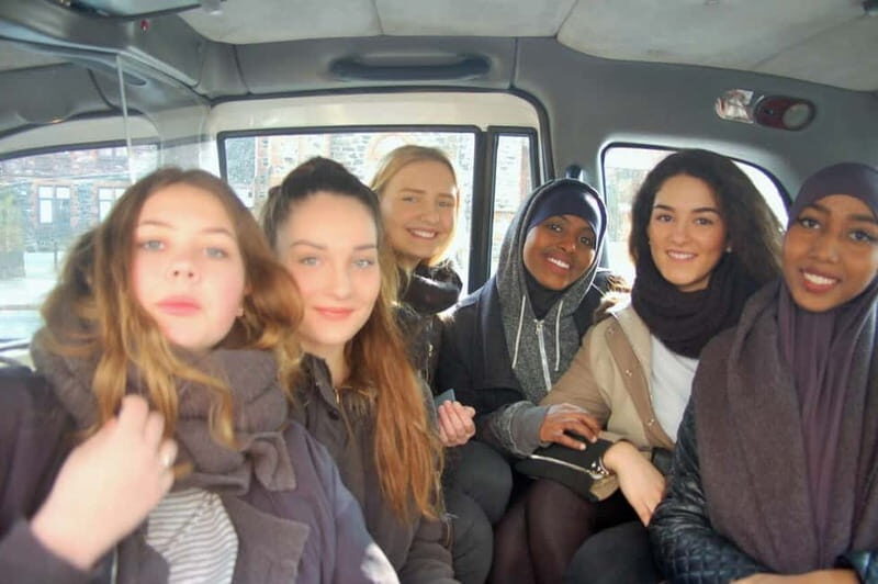 Political Wall Murals and Peacewall - The Guided Experience: Personal Stories and Local Knowledge