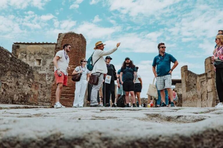 Pompeii and Oplontis: Small Group Tour with an Archaeologist - The Itinerary Breakdown