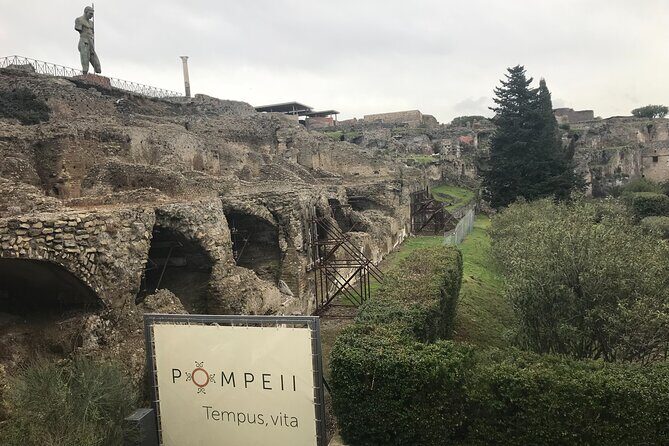 Pompeii Wine Tasting Tour from Positano - The Atmosphere and Group Dynamic