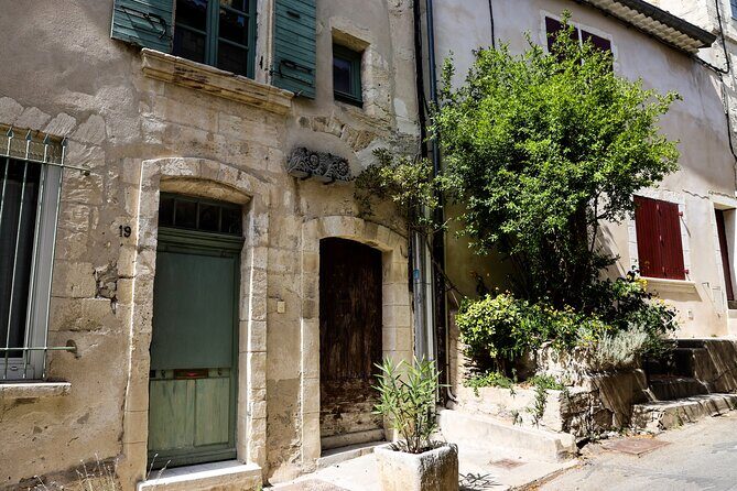 Pont du Gard to Villeneuve Les Avignon & Châteauneuf du Pape wine private tour - FAQs