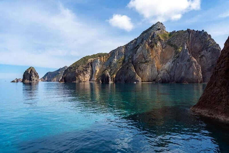Ponza: Palmarola & Ponza Island Cruise with Swimming & Lunch - The Experience on Board