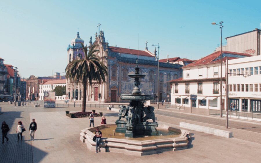 Porto: 5D Flight over de City for all family. - The Location and Logistics