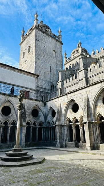 Porto Cathedral Guided Tour with Entrance Tickets - An Honest Look at the Porto Cathedral Guided Tour