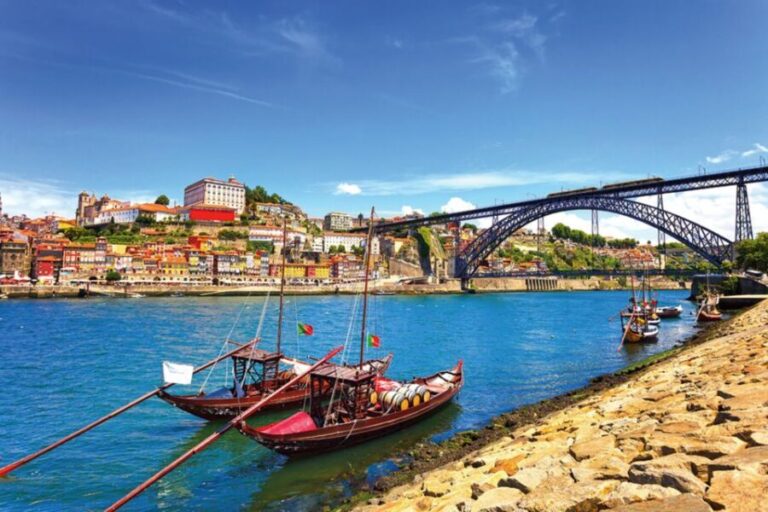 Porto: City Tour, 6 Bridges Cruise and Wine Tasting - Visiting the Port Wine Cellar