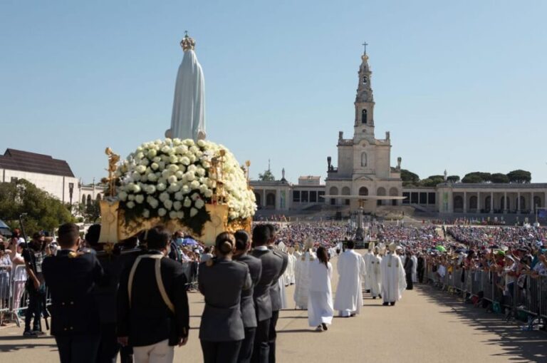 Porto: Complete Private Tour to the Sanctuary of Fatima - Is It Worth the Price?