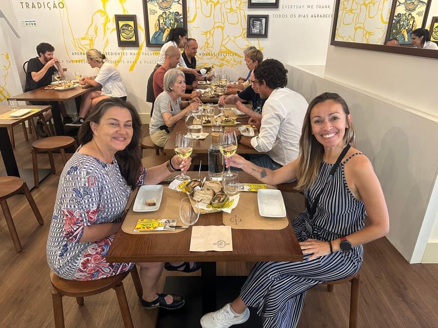 Porto: Food Walking Tour with Tastings and Wine - The Value of This Experience