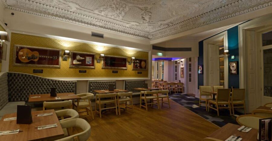 Porto: Hard Rock Cafe Skip-the-Line with Set Menu - Detailed Breakdown of the Experience