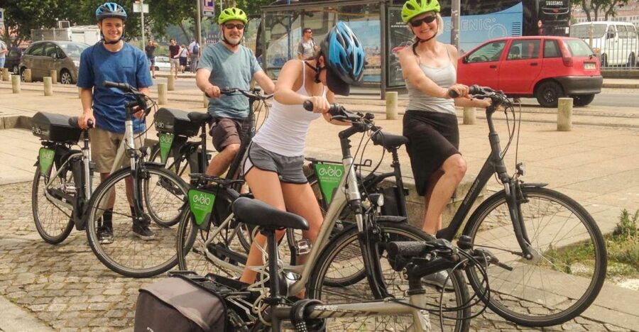 Porto: Historic e-Bike Tour with a guide - FAQs