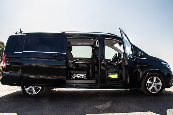 Porto Private Airport Departure Transfer - The Booking and Cancellation Process