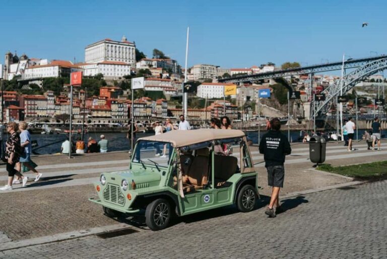 Porto: Private Tour to the Historic Center in a Classic Car - What to Expect from the Tour