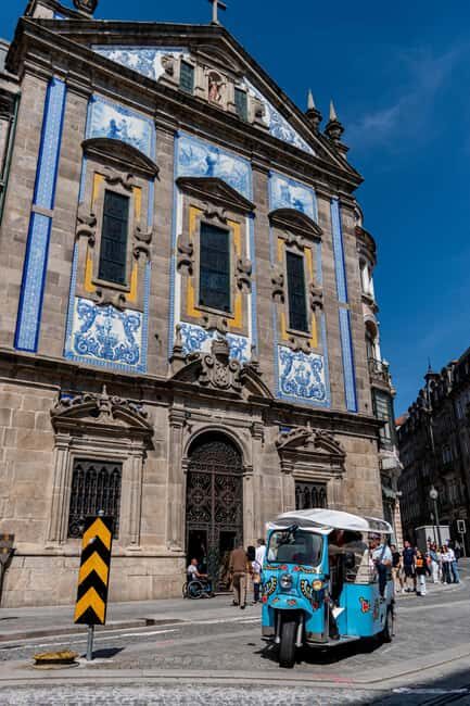 Porto: Tuk Tuk Tour with Olive Oil Tasting - The Olive Oil Tasting: A Local Flavor