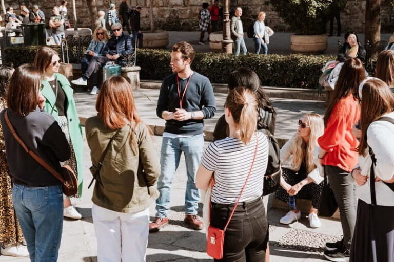 Porto Walking Tour with Fado Show (small groups) - Starting Point: The Portuguese Center of Photography
