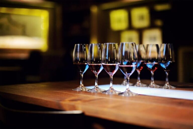 Porto: Wine Tasting Class with 4 Wines in Portus Wine - The Experience and Atmosphere