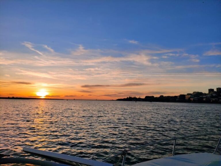 Porto:Private Boat Tour 6 Bridges 1h30 group price up to 6px - The Experience on Board