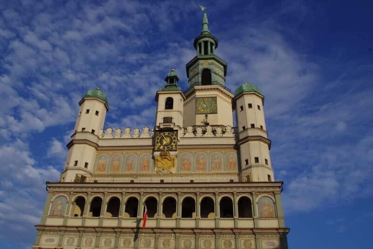 Pozna: Discover & Play  A Guided Tour with a City Game - What to Expect on Your Tour