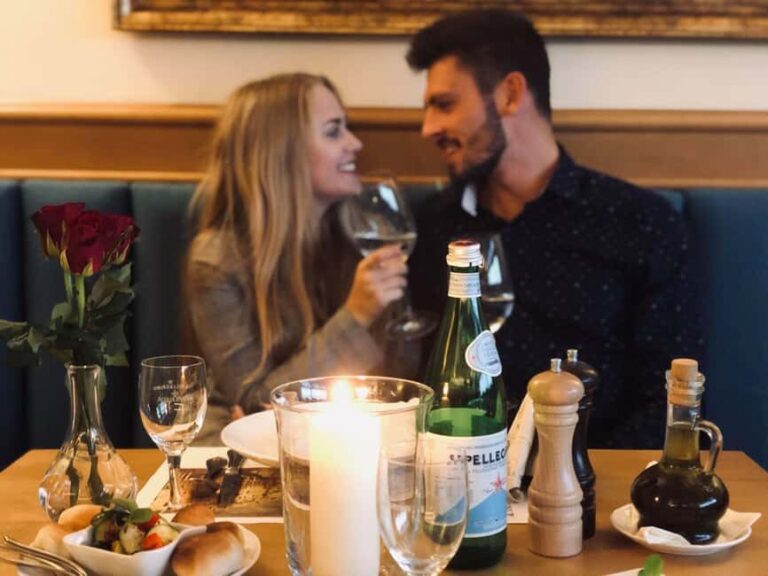 Pozna: Romantic Italian Dinner with Live Music and Wine - Wine, Cocktails, and Beverages