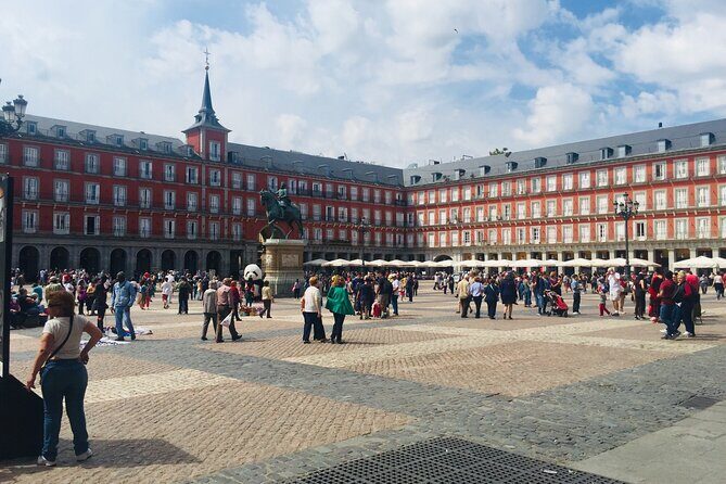 Prado City Tour Royal Palace in one day with entrance and pick-up - Discovering Madrid: The Citys Streets and Stories
