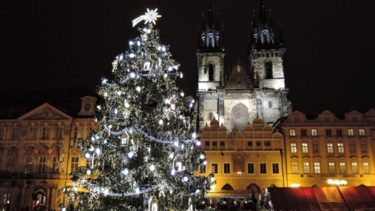 Prague: 2-3h Magical Christmas Markets Tour with Inclusions - Experiencing Prague’s Festive Charm: What You Can Expect