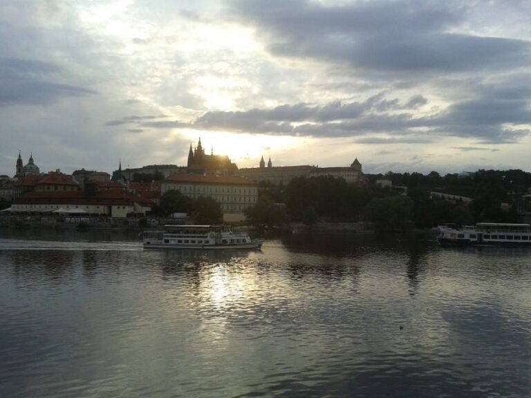 Prague: 3-hour Evening River Cruise with Dinner - The Food & Entertainment
