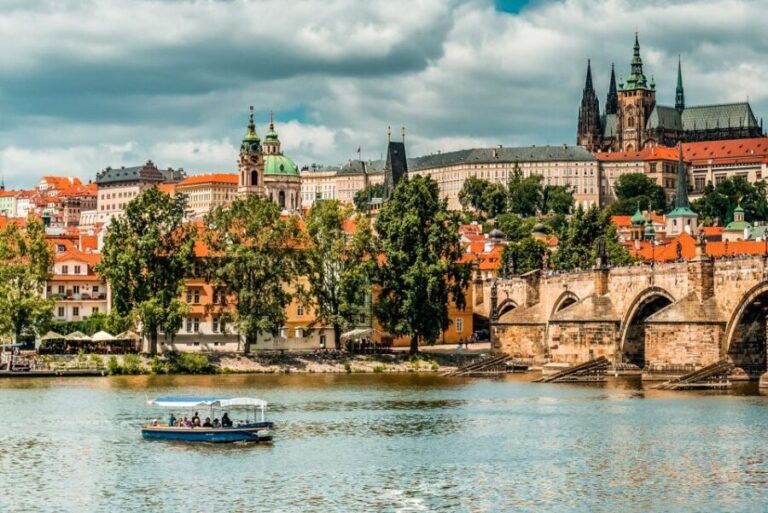 Prague: 45-Minute Sightseeing Cruise to Devil's Channel - The Itinerary: What to Expect