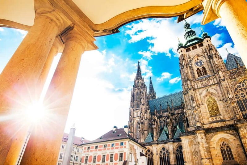 Prague Castle: 1-Hour Introduction Tour with Entry Ticket - How the Visit Works