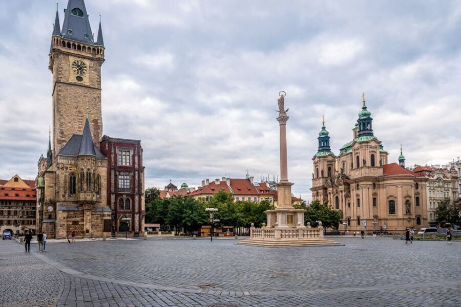 Prague: Castle, National Museum & Town Hall Tickets & Audio - A Closer Look at the Itinerary